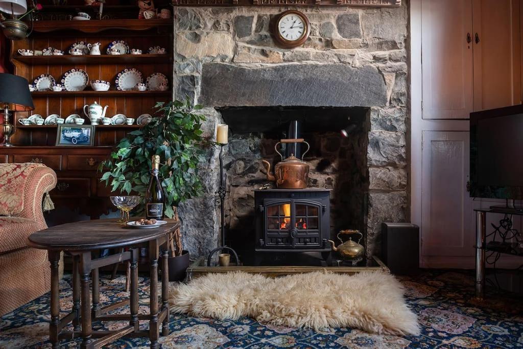 Fantastic Sea Views At Century'S Old Alma'S Cottage - Sleeps Up To 8 Guests Penmaenmawr Zewnętrze zdjęcie