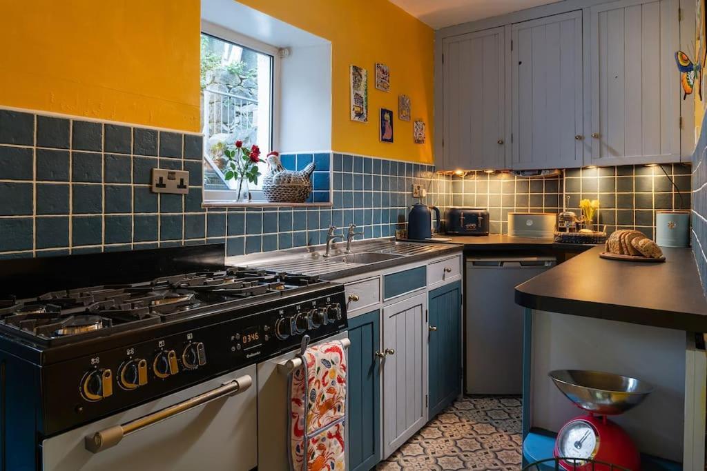 Fantastic Sea Views At Century'S Old Alma'S Cottage - Sleeps Up To 8 Guests Penmaenmawr Zewnętrze zdjęcie