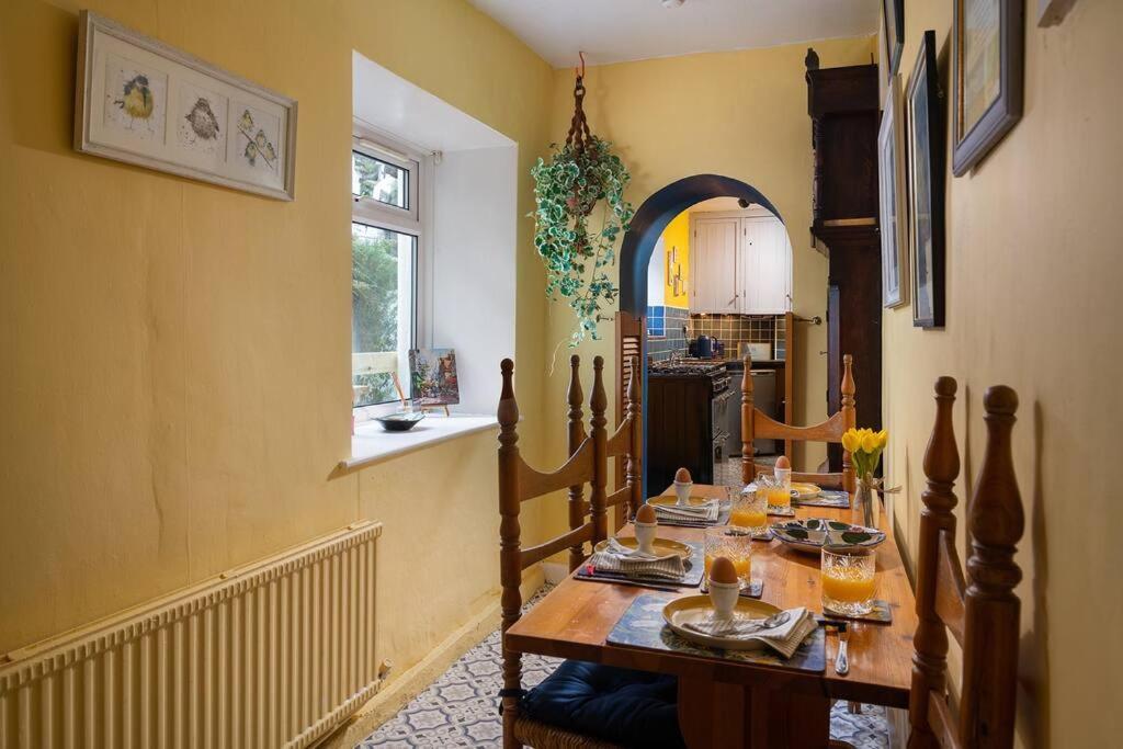 Fantastic Sea Views At Century'S Old Alma'S Cottage - Sleeps Up To 8 Guests Penmaenmawr Zewnętrze zdjęcie